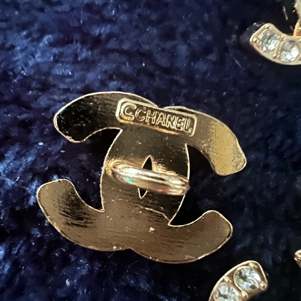 Cc-(set of 6) 19mm-Logo shape gold-metal/ faux crystal embellishment/shanked/👀😉 - Picture 8 of 9